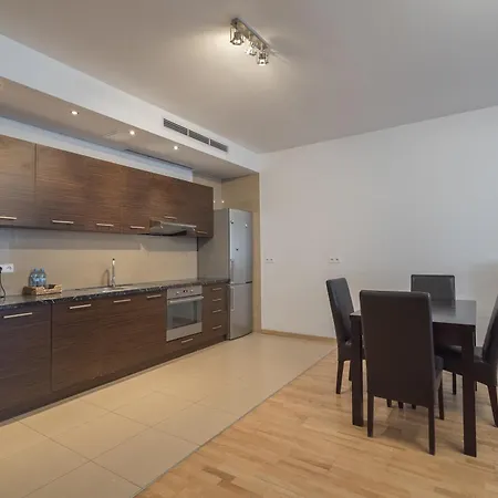 Platinum Towers Hotel Apartments-3